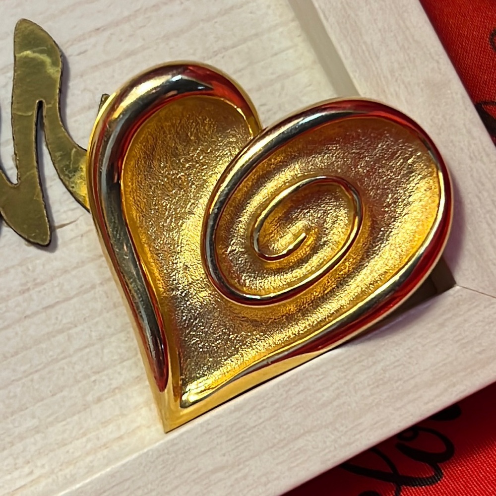 VINTAGE Park Lane Golden Swirl Heart Brooch Women’s Jewelry Accessories Textured